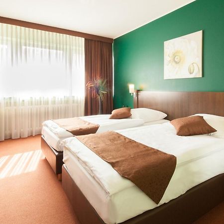 Hotel Mondial Langenfeld  Extérieur photo