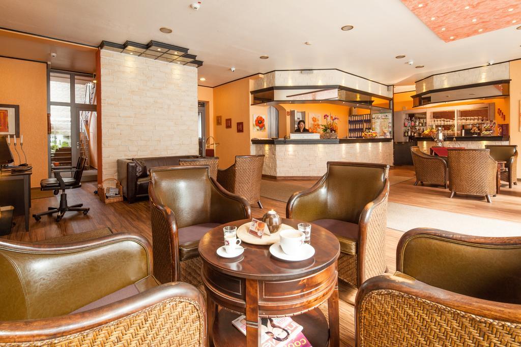 Hotel Mondial Langenfeld  Extérieur photo