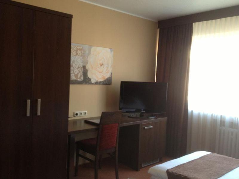 Hotel Mondial Langenfeld  Extérieur photo