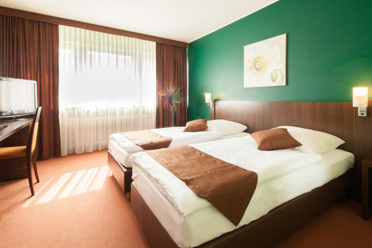 Hotel Mondial Langenfeld  Extérieur photo