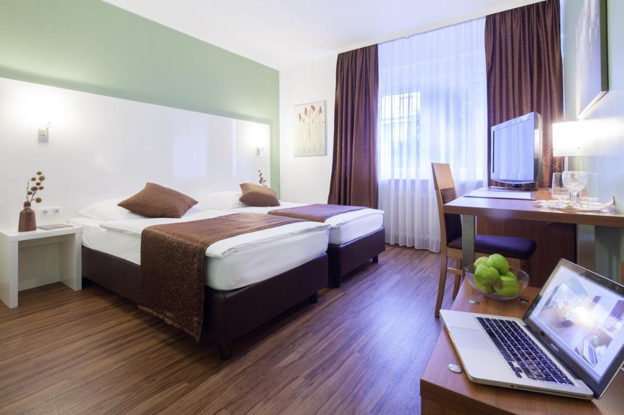Hotel Mondial Langenfeld  Extérieur photo
